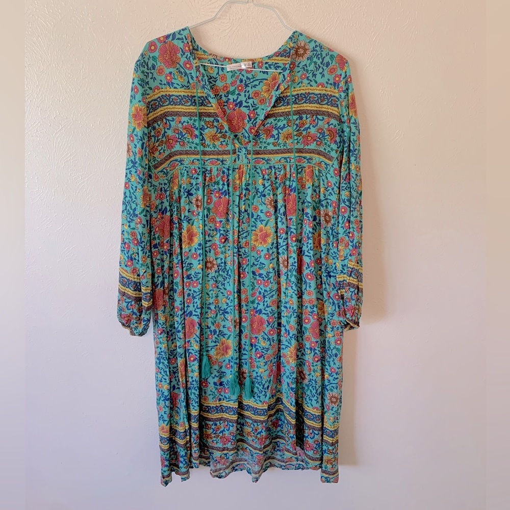 Popular Amazon dress. Midi with long sleeves. XL